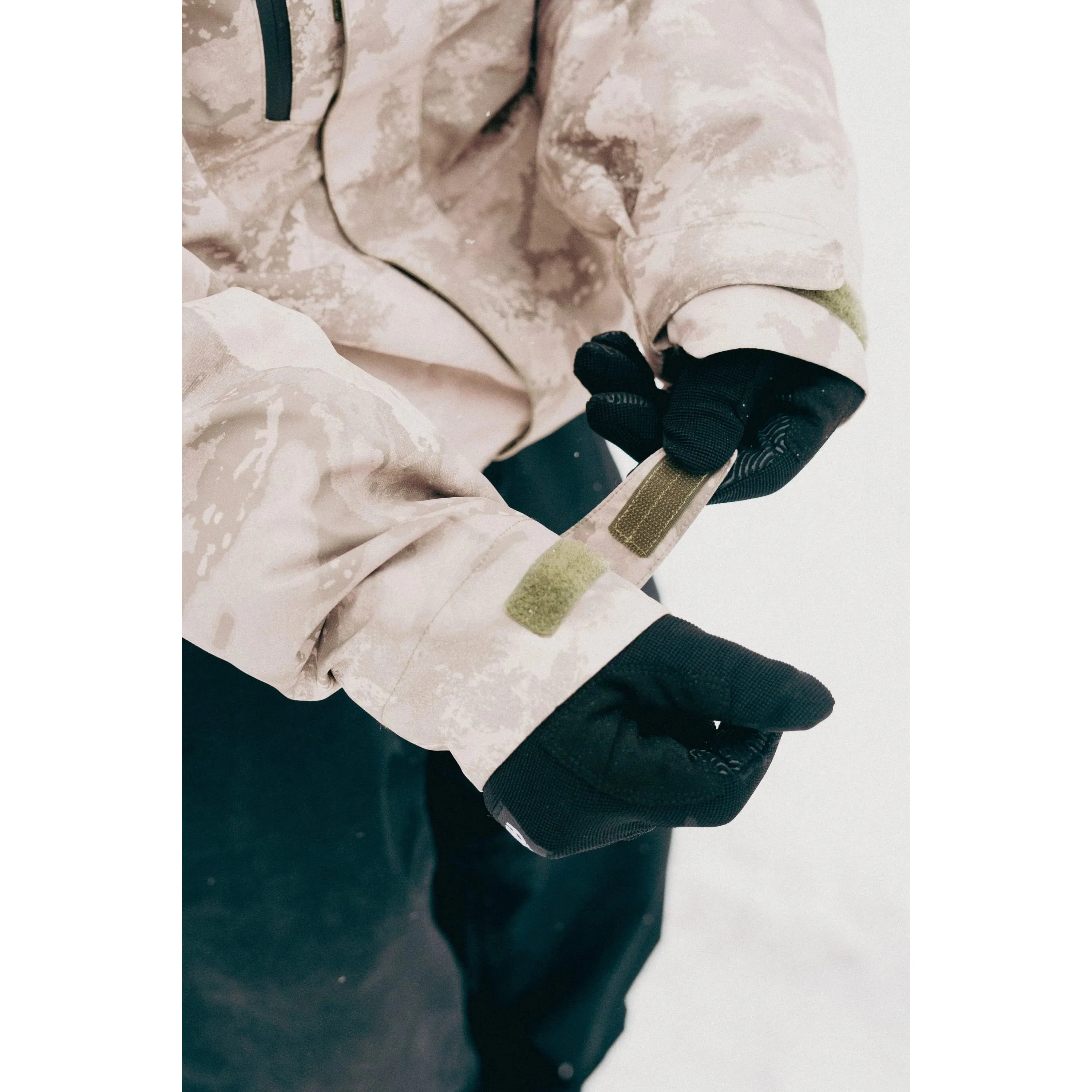 686 Men's Gore-Tex Core Shell Jacket - Image 6