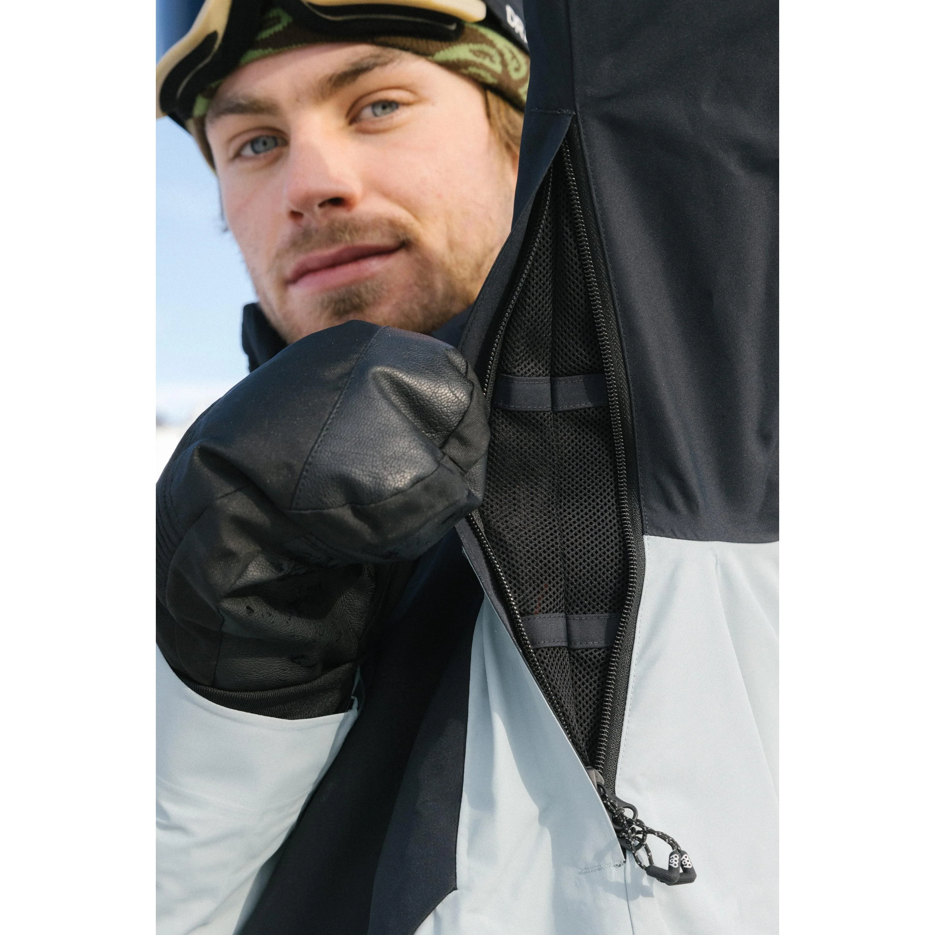 686 Men's Hydra Thermagraph Jacket - Image 15