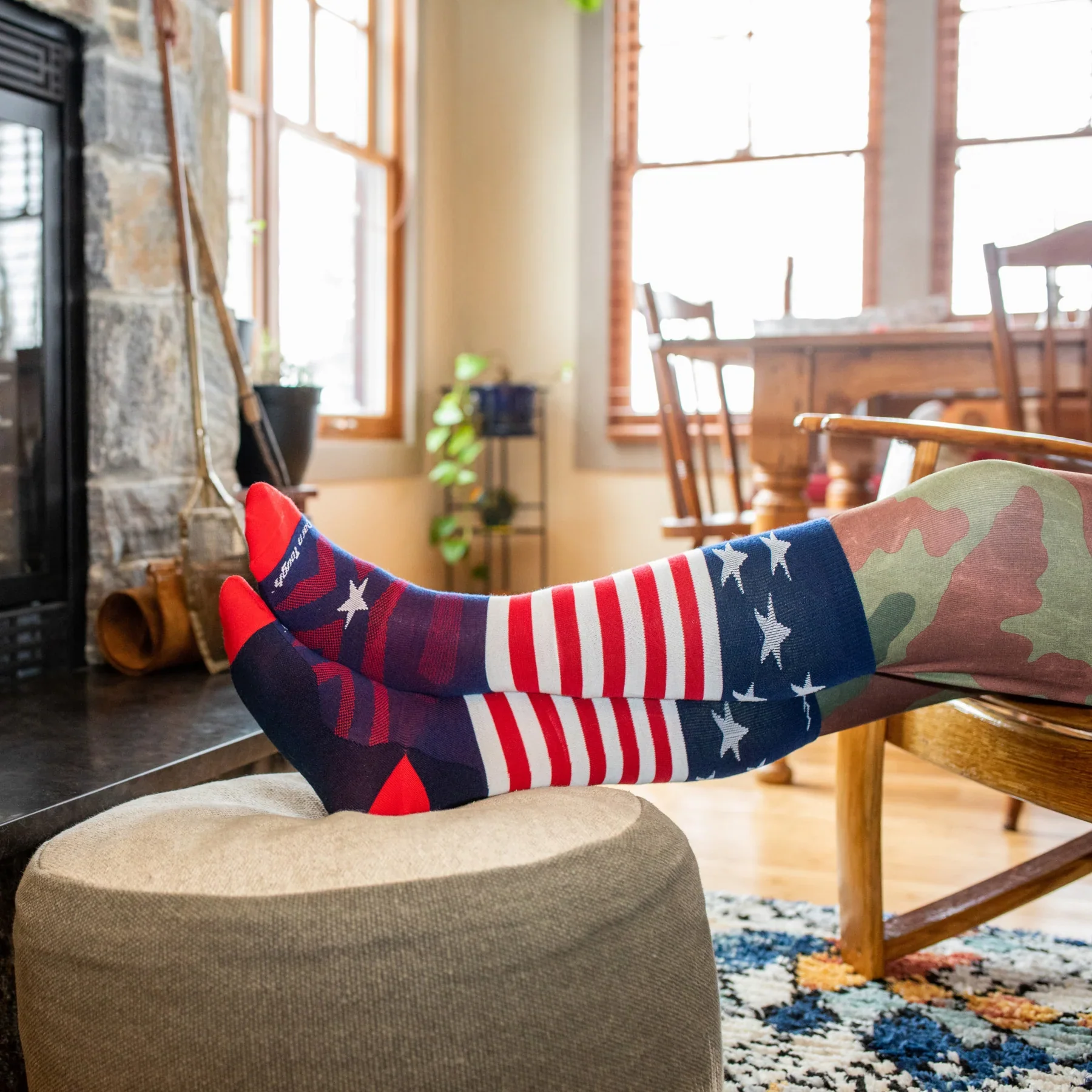 Darn Tough Men's Captain Stripe Over-the-Calf Midweight Ski & Snowboard Sock - Image 4