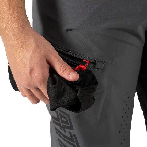 Leatt Men's Shorts MTB Gravity 4.0 - Image 6